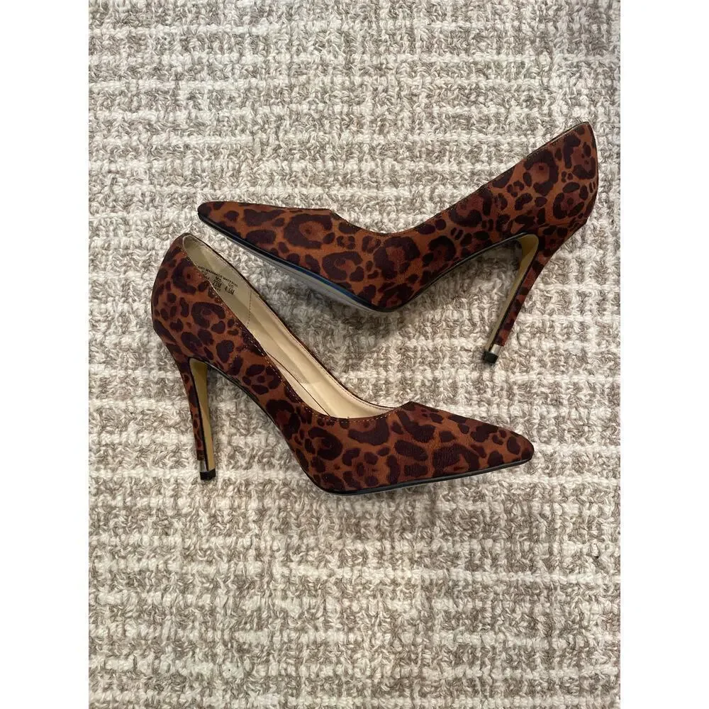 New KARDASHIAN Leopard Print 4” Stilleto Heels Sz 6
